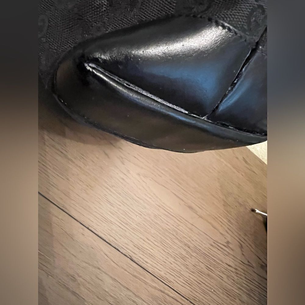 Authentic Gucci nylon calfskin monogram tall tote in black. - Picture 5 of 14